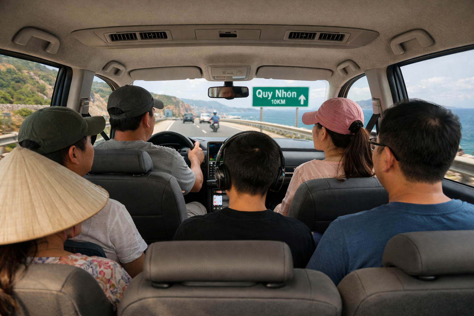Khách đi xe ghép Quảng Ngãi Quy Nhơn trên xe sạch đẹp